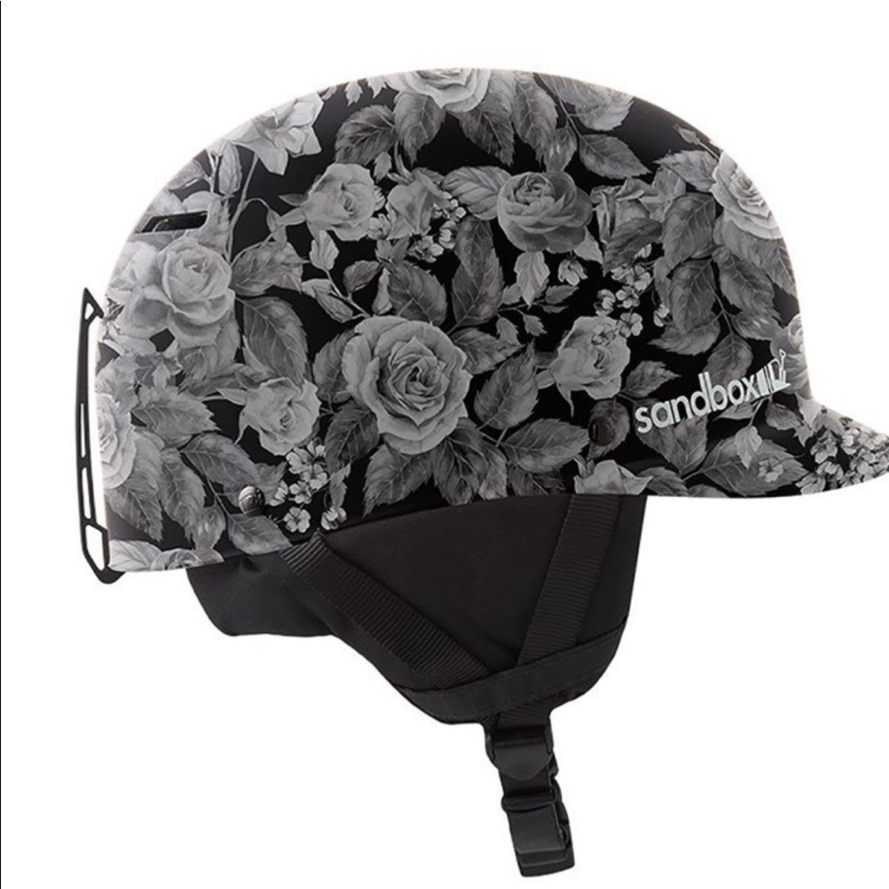 sandbox rose camo helmet limited edition extremely rare